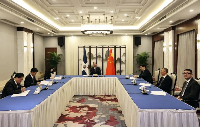 upay钱包官网环境“助力”多米尼加清运垃圾，毛伟明省长出席线上交接仪式